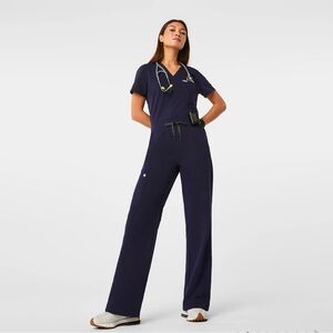 Women’s FIGS Navy Scrub Set